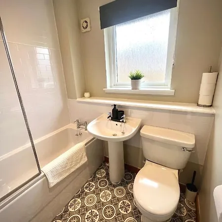 Comfortable, Modern Apartment With Parking. Inverness. Esterno foto