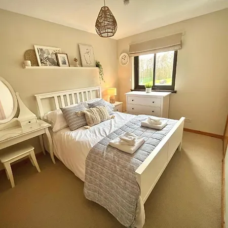 Comfortable, Modern Apartment With Parking. Inverness. Esterno foto