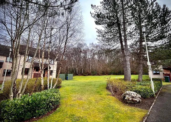 Comfortable, Modern Apartment With Parking. Inverness.