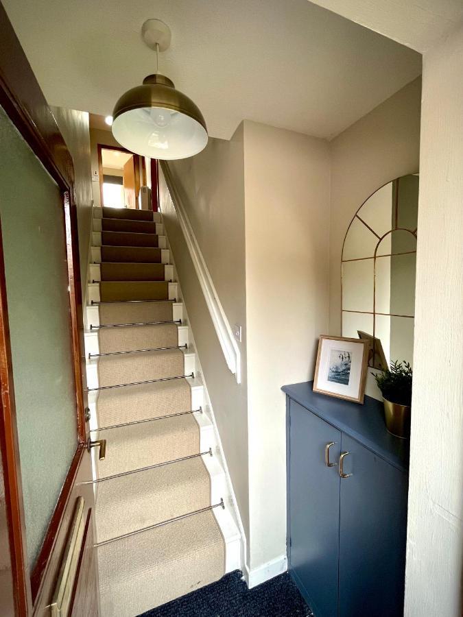 Apartment Comfortable, Modern With Parking. Inverness. *