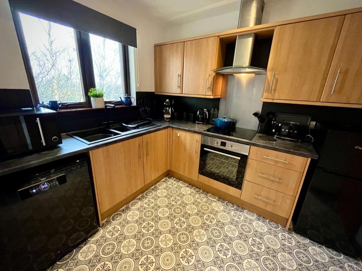 Comfortable, Modern With Parking. Inverness. * Inverness