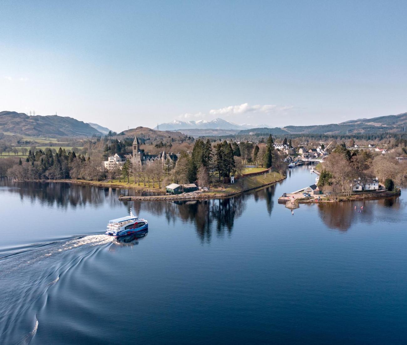 Comfortable, Modern With Parking. Inverness. Inverness